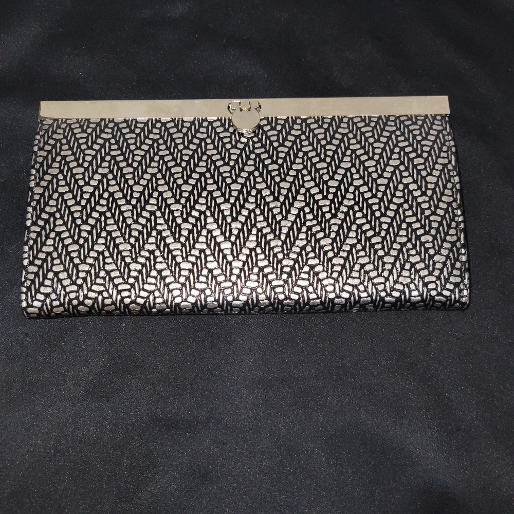 Chic Black and Silver Patterned Clutch